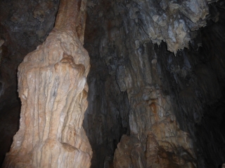 GROTTE DES FEES ET ABRIS SOUS ROCHE-herault