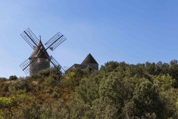 FAUGERES - LES MOULINS - COEUR DU VILLAGE -herault