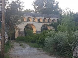 MONTPELLIER - SENTIER DE L AQUEDUC ET LA MARATHONIENNE LE LONG DU LEZ-herault