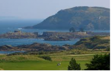 LE TOUR DE SAINT BRIAC-ille-et-vilaine