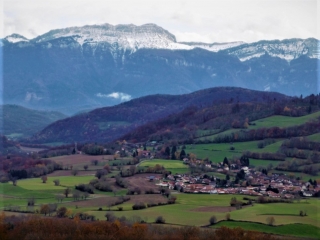 CHABONS - SYLVE BENITE A PARTIR DU CHATEAU DE PUPETIERE-isere