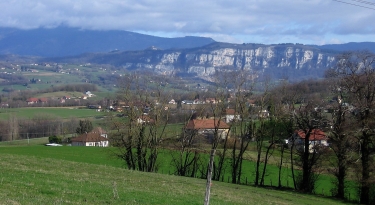AOSTE - LA COTE DE LA BIEVRE-isere