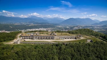 SEYSSINS - TOUR DE COMBOIRE-isere