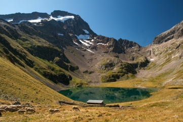 REFUGE ET LAC DE LA MUZELLE-isere