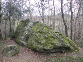 ARTAS - LA PIERRE DU DIABLE-isere