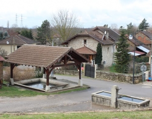 LEYRIEU - MOLLARDS ET FALAISES -isere