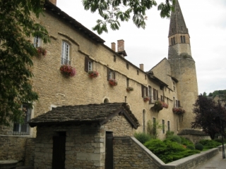 CREMIEU - CITE MEDIEVAL-isere