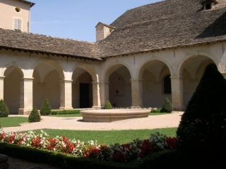 CREMIEU - CITE MEDIEVAL-isere