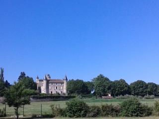 VILLEMOIRIEU - ENTRE CHATEAUX ET MAISONS FORTES-isere