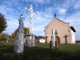 GILLONNAY - DU CHATEAU MONTGONTIER AU CHATEAU BOSCOZEL ET ND DU MONT-isere