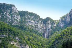 LE PASSAGE DU VERSOUD ET LA POINTIERE-isere