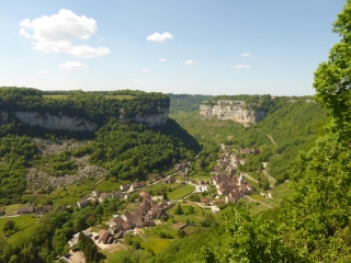AUTOUR DE L ABBAYE DE BAUME LES MESSIEURS-jura