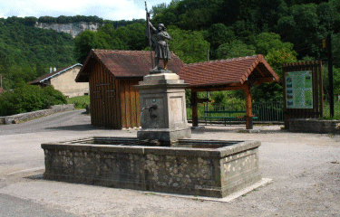 SENTIER DE LA RECULEE DE LADOYE-jura