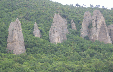 LES MEES - LES PENITENTS-alpes-de-haute-provence