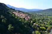 MOUSTIERS-STE-MARIE ET LE RAVIN DU RIOU-alpes-de-haute-provence