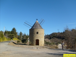 CHATEAUNEUF VAL SAINT DONAT-alpes-de-haute-provence