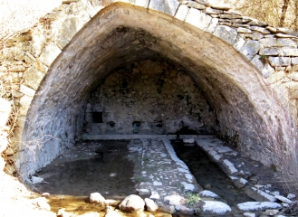 LAVOIR DU VIEUX REDORTIERS-alpes-de-haute-provence