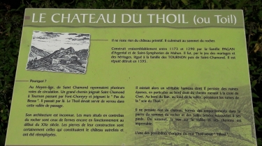 LE BESSAT - LES RUINES DU CHATEAU DU THOIL-loire