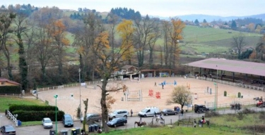 LA ROSERAIE DU BERLAND - AU CENTRE EQUESTRE D UNIEUX-loire