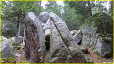 LES PIERRES RATIERE ET MARTINET-loire