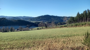 SAINT-GERMAIN-LA-MONTAGNE : AUX CONFINS DE TROIS DéPARTEMENTS.-loire