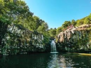 LE GOUFFRE DE LA MONETTE - LES VASTRES 43-haute-loire