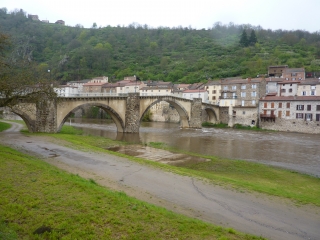 J2 - GR DE PAYS ROBE DE BURE-haute-loire