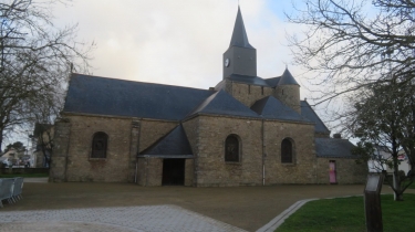 LA BAULE - LA PETITE MARCHANDE-loire-atlantique