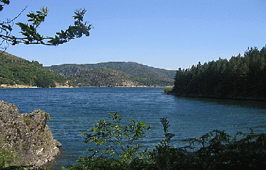 LAC DE VILLEFORT-lozere