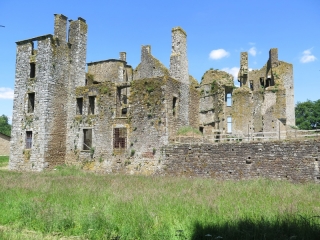 LASSAY-LES-CHATEAUX-mayenne