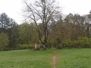 ANCY-SUR-MOSELLE - LA PIERRE QUI TOURNE ET LA CROIX ST CLEMENT-moselle