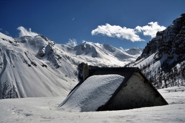 RANDONNEE RAQUETTES A LA CABANE DE VALLOAR-alpes-maritimes