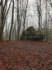 CIRCUIT DU MONT HUBERT ET DES PIERRES SACREES-oise