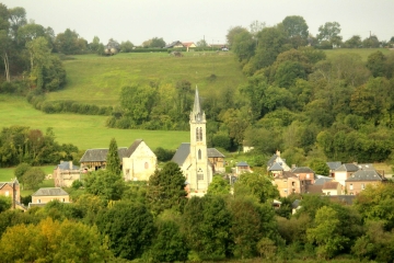 PONTCHARDON - 12 KM LE GRAND VILLAGE-orne