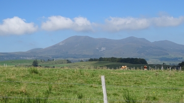 BESSE-EN-CHANDESSE (2)-puy-de-dome
