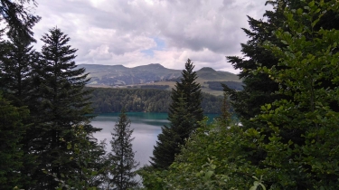 LAC PAVIN ET PUY DE MONTCHAL -puy-de-dome