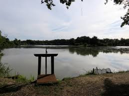 PROMENADE ENTRE CREUSE ET PUY DE DOME VERS L ETANG NEUF-puy-de-dome