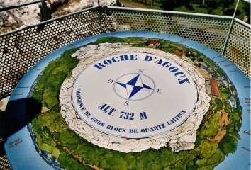 ST-MAURICE-PRES-PIONSAT - LA ROCHE D AGOUX-puy-de-dome