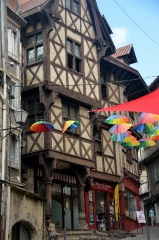 LA FORTERESSE DES COUTELIERS-puy-de-dome