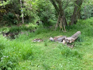 PUY-DE-DôME LA VALLéE DE LA SIOULE PAR LE CHATEAU DE POLAGNAT-puy-de-dome