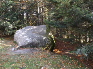 PIERRES FOLLES-puy-de-dome