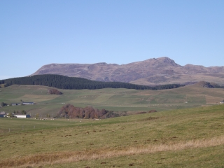 BESSE - LAC DE MONTCINEYRE-puy-de-dome