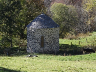 BESSE - LAC DE MONTCINEYRE-puy-de-dome
