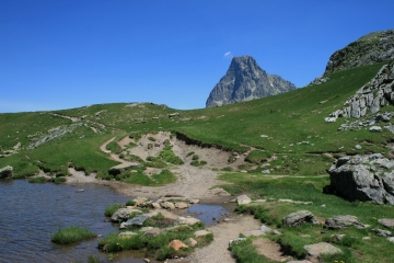 LAC BERSAU ET AUTRES-basque