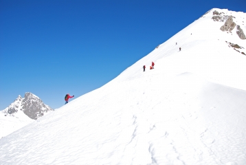 RAQUETTE AU PIC D ESTREMERE ET PEYRELUE-basque