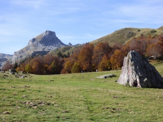 PIC D AYOUS DEPUIS LE LAC DE BIOUS-ARTIGUES