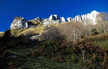 AU-DESSUS DES ORGUES DE CAMPLONG EN VALLEE D ASPE-basque