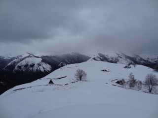 LA MONTAGNE VERTE AU DEPART DE BAGES-basque