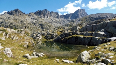 REFUGE DE LA GLERE ET SES LACS-hautes-pyrenees