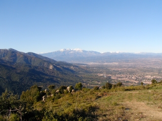 NOTRE DAME DU CHATEAU PAR LE ROC DE LAS MEDAS-po